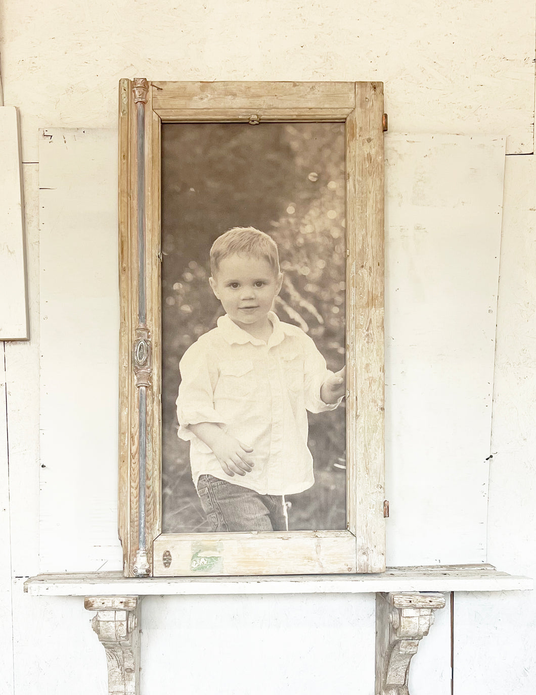 Short & Wide Holland Window Photo Frame